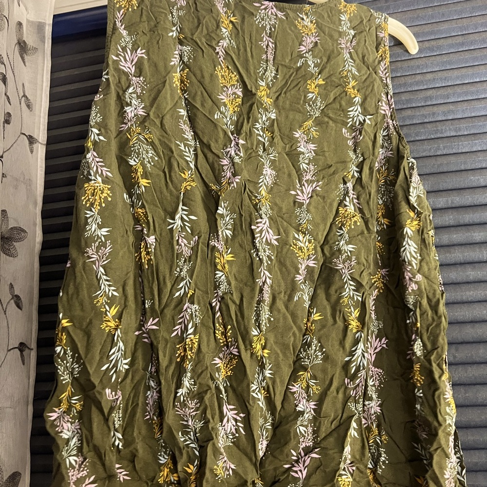 Ana flower tank